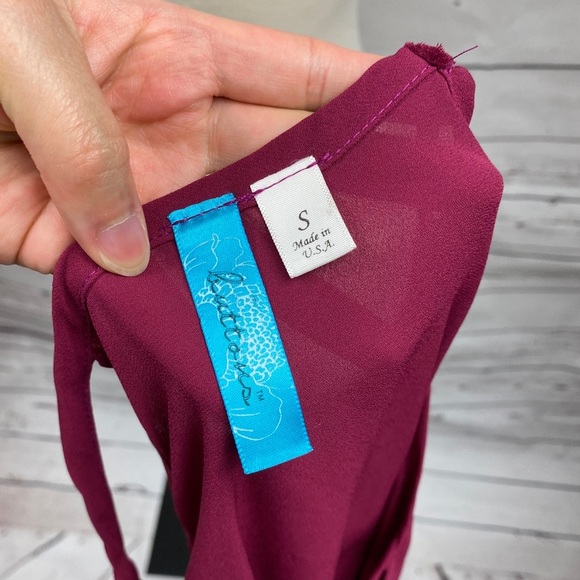 Francescas‎ Maroon Cold Shoulder Top - Picture 7 of 9